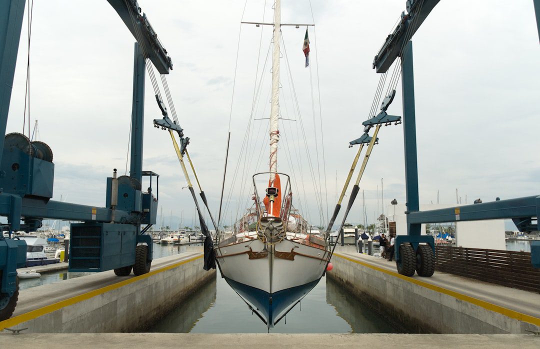 OSHA crane maintenance regulations compliance checklist and safety guidelines